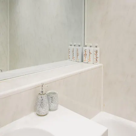 Stylish Grade II Listed Apartment: The London Cheltenham Exterior photo