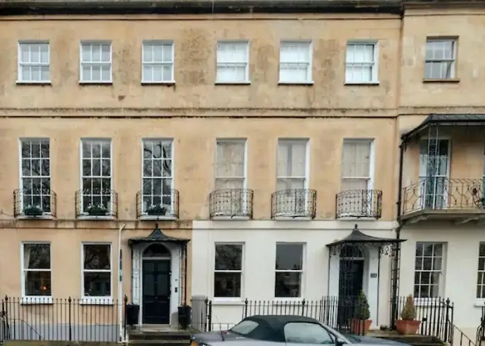 Stylish Grade II Listed Apartment: The London